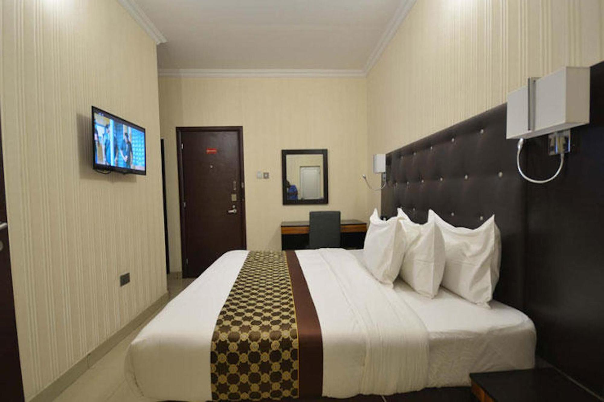 Lakeem Suites Agboyin Surulere Lagos Exterior foto