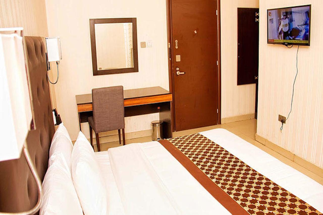 Lakeem Suites Agboyin Surulere Lagos Exterior foto