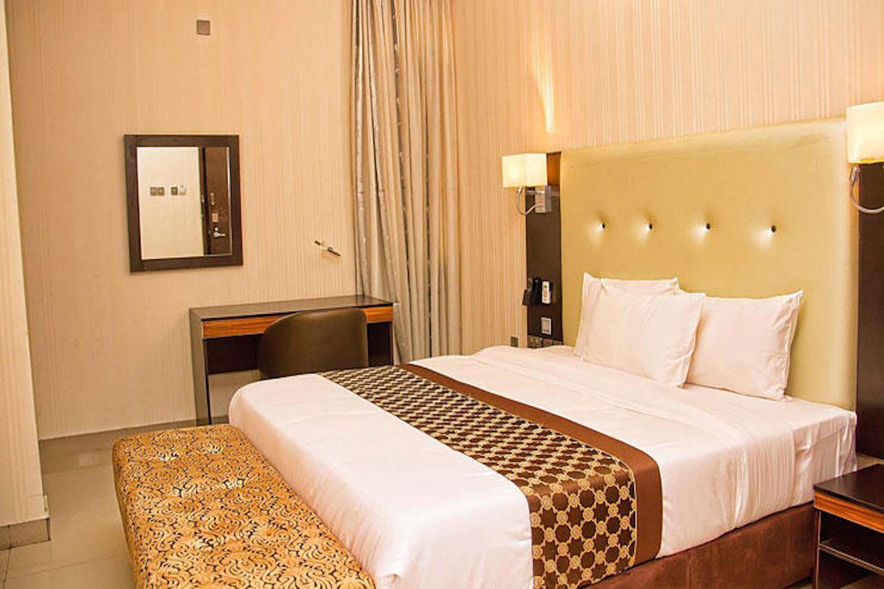 Lakeem Suites Agboyin Surulere Lagos Exterior foto